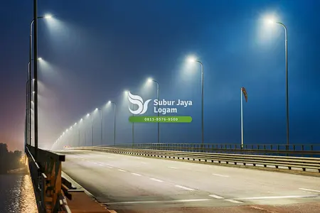 Tiang Lampu Galvanis dan Blacksteel, Apa Bedanya?