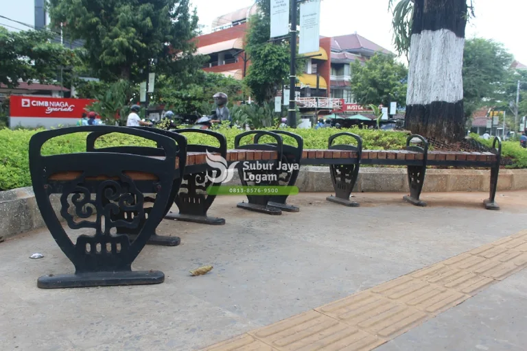 Kursi Bangku Trotoar Malioboro