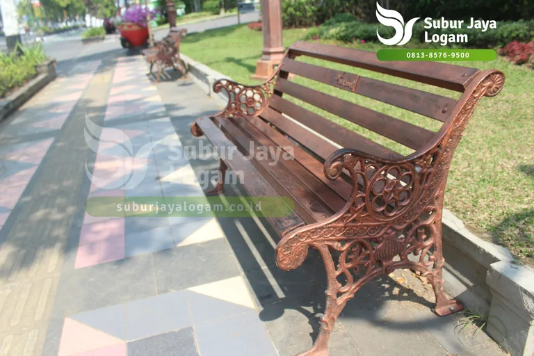 Kursi Besi Cor Model Proll Antik