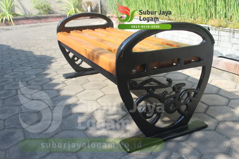 Kursi Taman Besi Model Malioboro Tanpa Sandar