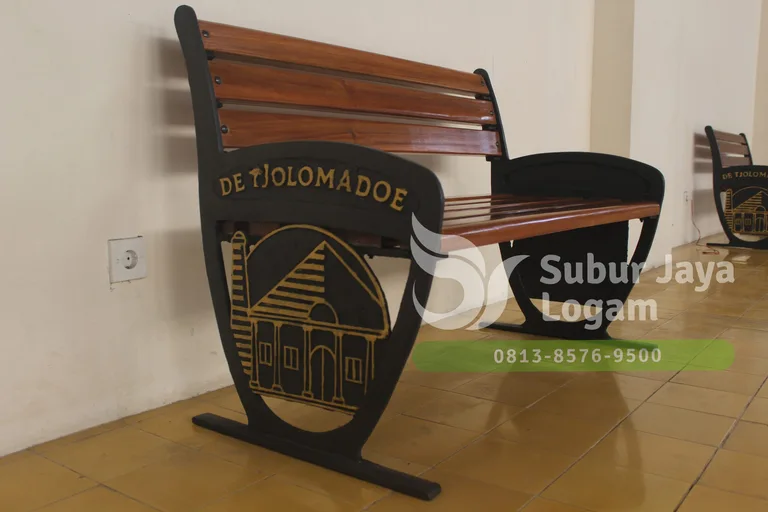 Kursi antik besi cor malioboro pilihan De Tjolomadoe
