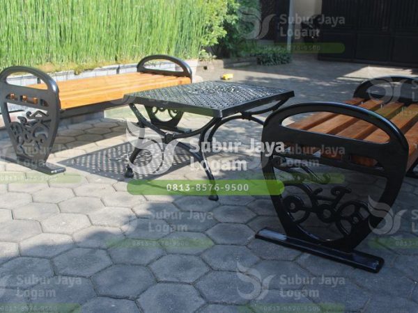 artikel. percantik taman rumah dengan kursi model malioboro dan meja besi cor