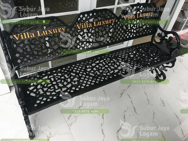 Kursi Taman Villa Luxury Bukit Sekipan Tawangmangu
