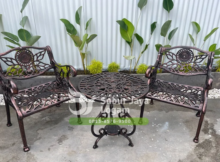 Kursi Taman Senja Coffe Palembang