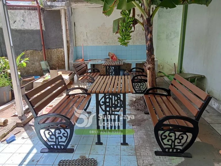 Kursi Taman MTs Negeri 6 Sleman