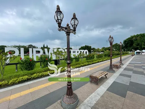 Tiang Lampu Antik Alun-Alun Kota Satria