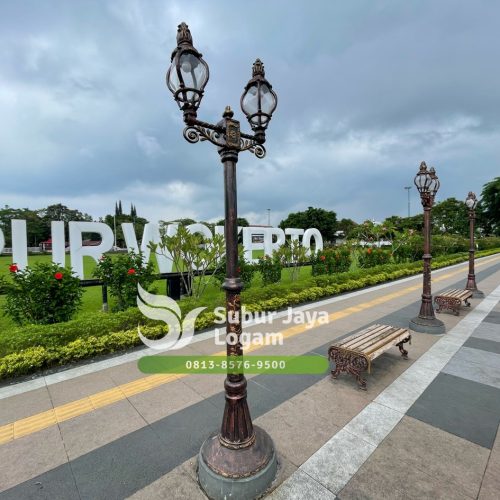 Tiang Lampu Antik 2 Cabang Alun-Alun kota Satria1