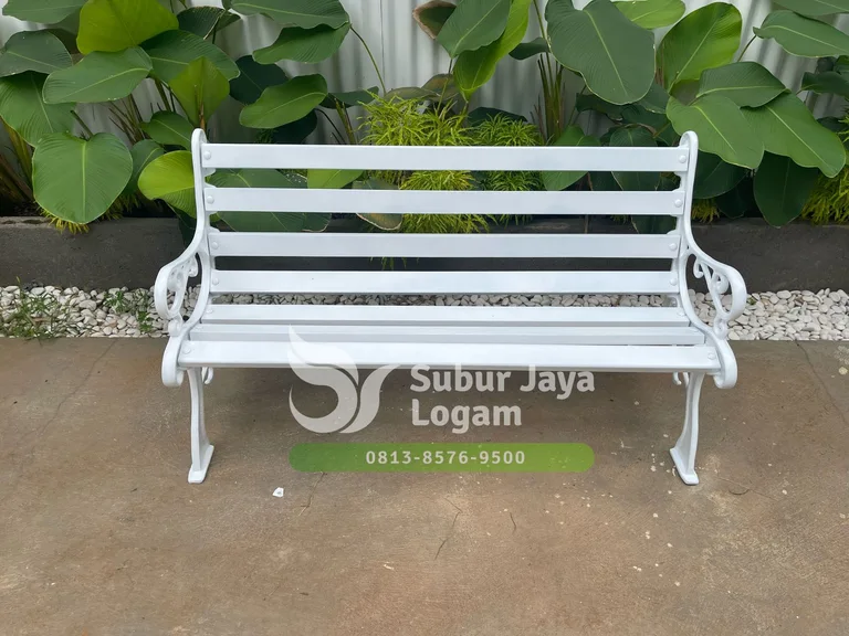 Kursi Taman Raminten Yogyakarta