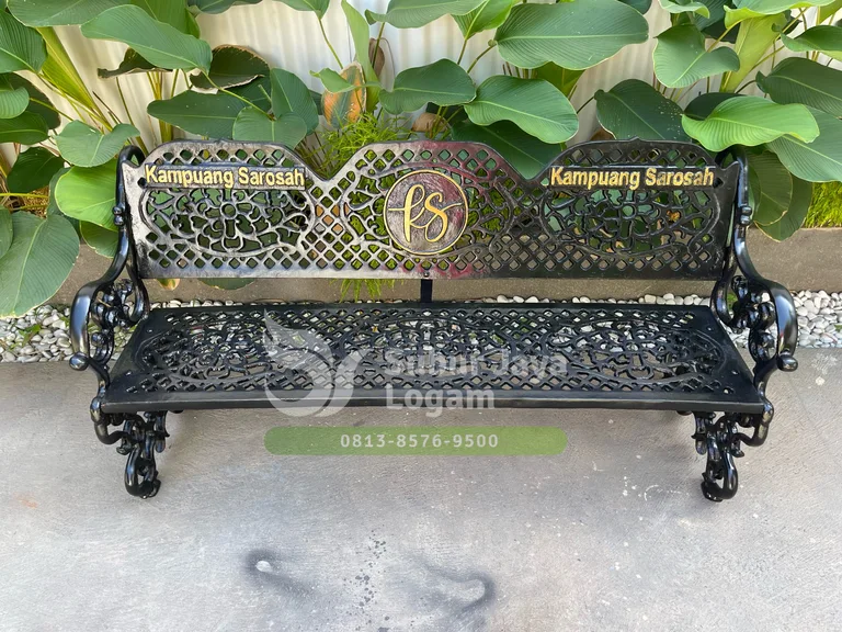 Kursi Taman Outdoor Kampuang Sarosah Payakumbuh Sumbar