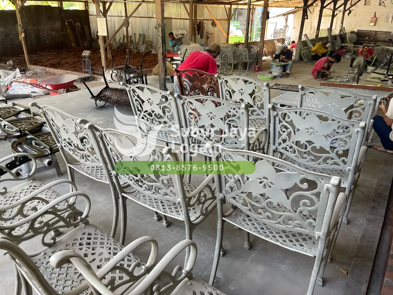 Kursi Taman Besi Griya Mitra Serpong