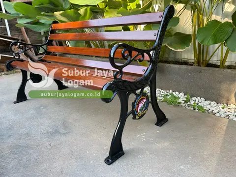 Kursi Taman UPT Pelabuhan PPP. Mayangan Probolinggo Jawa Timur