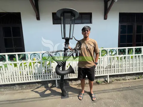 Tiang Sclupture Malalayang Beach Manado