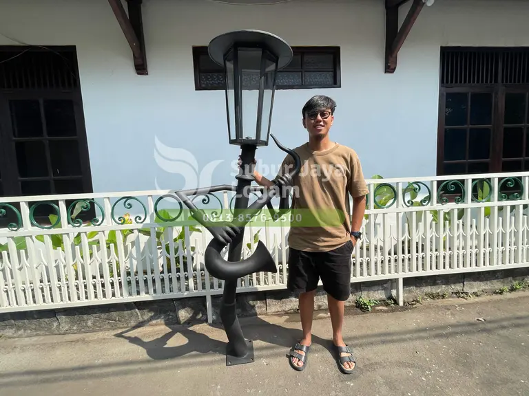 Tiang Sclupture Malalayang Beach Manado