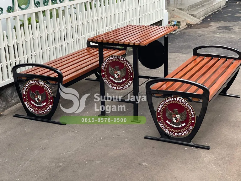 Bench Taman Kementerian Pertahanan