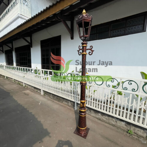 Tiang Lampu Undip1