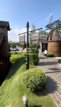 Tiang Penunjuk Arah Araya Garden Malang