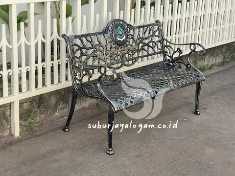 Kursi Taman Custom Pondok Pesantren Gresik