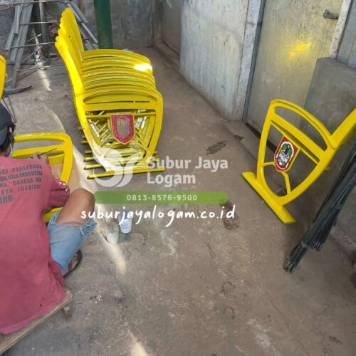 Bangku Taman Banjar Baru Kalsel 4