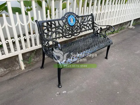 Kursi Taman Custom Logo SMK N 1 Gedangan Kab. Malang