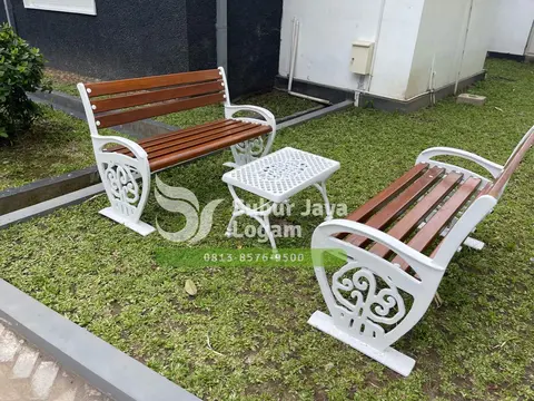 Kursi Taman Pusdiklat Kemendagri Yogyakarta