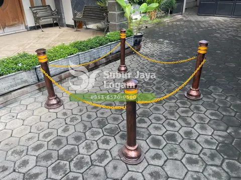Bollard Pembatas Jalan Undip Semarang