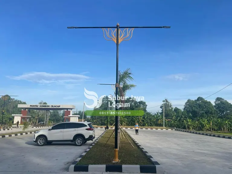 Tiang PJU Pantai Kemiren Cilacap
