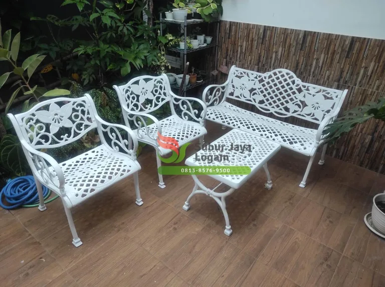 Jasa Pengadaan Kursi Taman Besi Cor di Purwokerto – Solusi Elegan & Tahan Cuaca