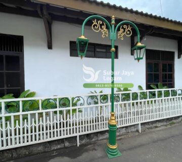 Tiang lampu antik