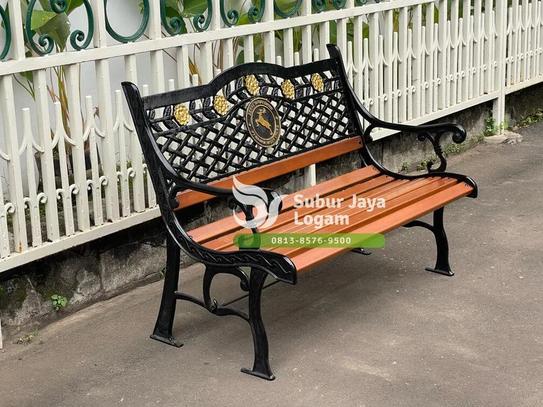 Kursi Taman Besi DPRD Penajam Paser Utara