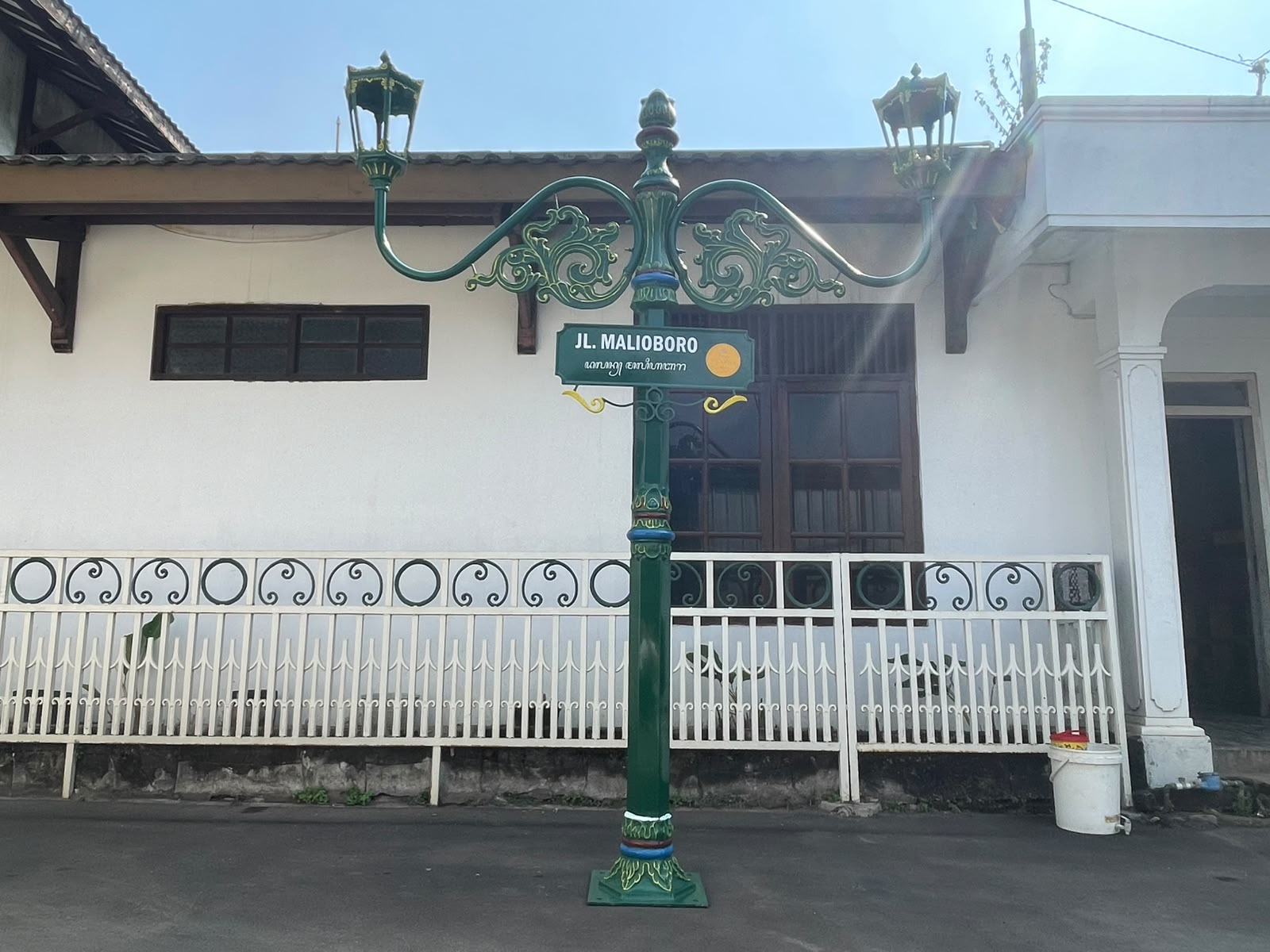 Tiang Lampu Klasik Malioboro Warung Temon Bogor
